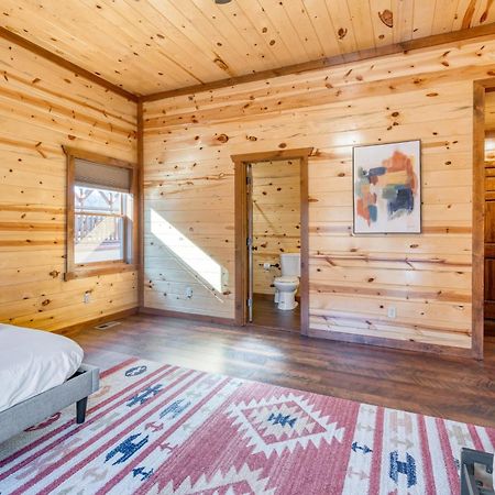 Smokey'S Paradise By Avantstay Sleeps 22 Pool Sevierville Exterior photo