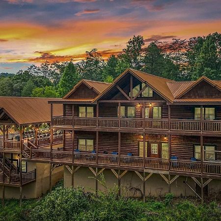 Smokey'S Paradise By Avantstay Sleeps 22 Pool Sevierville Exterior photo