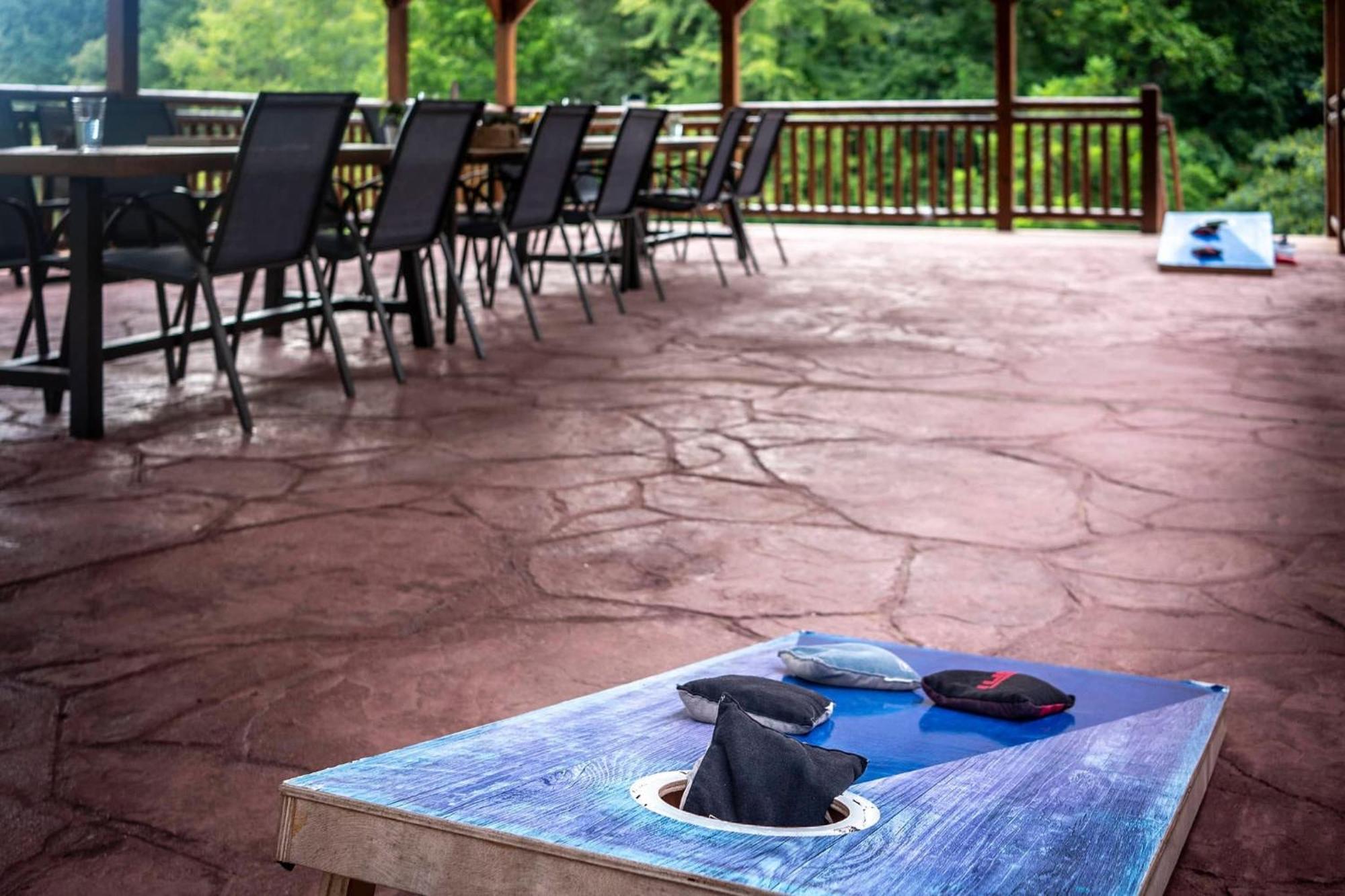 Smokey'S Paradise By Avantstay Sleeps 22 Pool Sevierville Exterior photo
