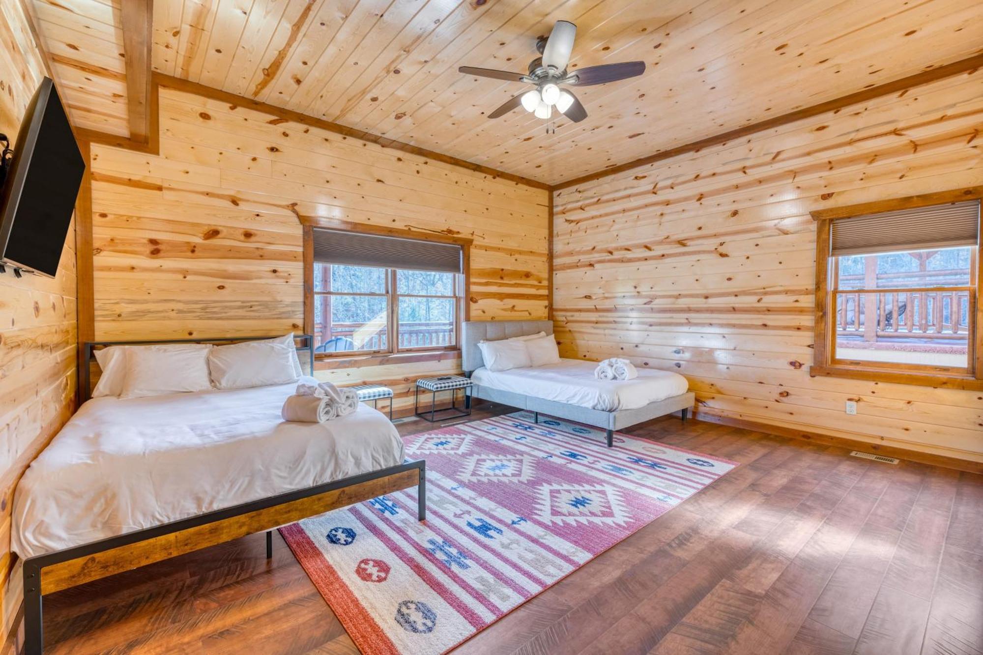 Smokey'S Paradise By Avantstay Sleeps 22 Pool Sevierville Exterior photo