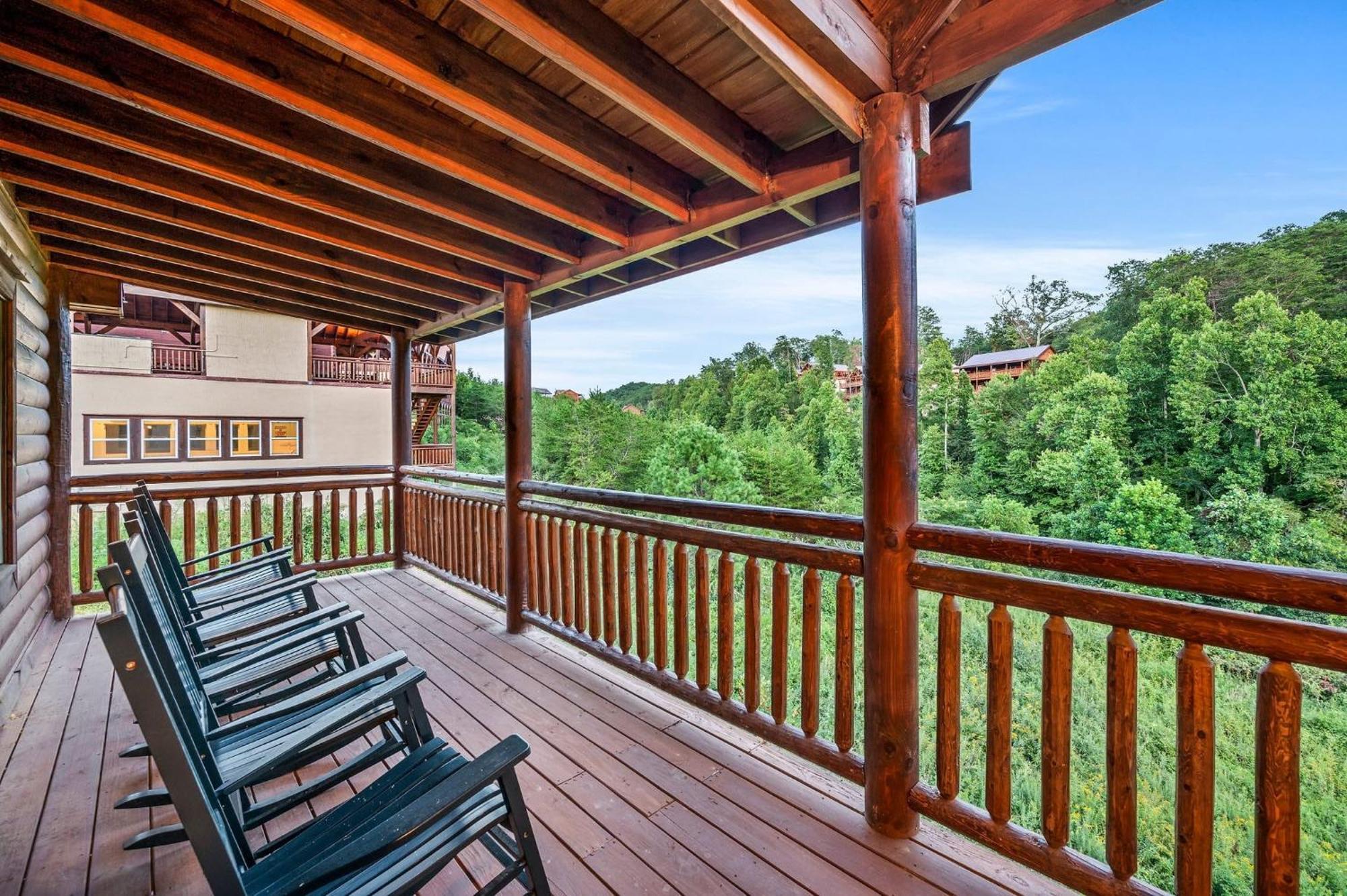 Smokey'S Paradise By Avantstay Sleeps 22 Pool Sevierville Exterior photo