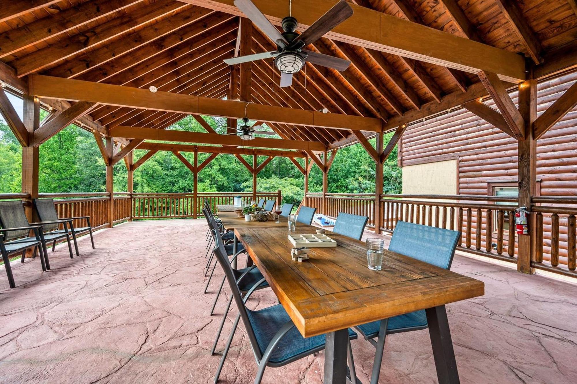 Smokey'S Paradise By Avantstay Sleeps 22 Pool Sevierville Exterior photo